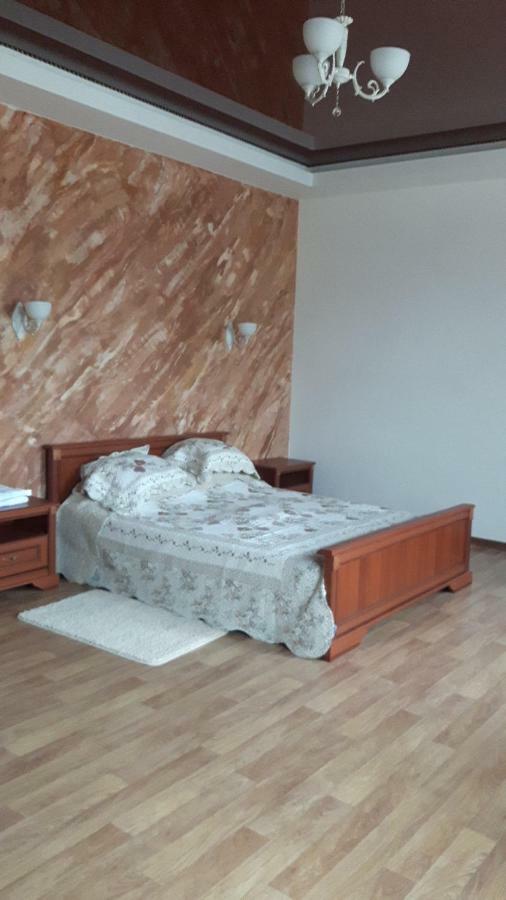 Киевская 43 Apartment Khorol Екстериор снимка